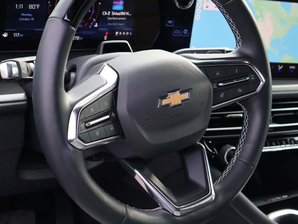 Used 2025 Chevrolet Traverse LT w/ Enhanced Driving Package FWD image 18