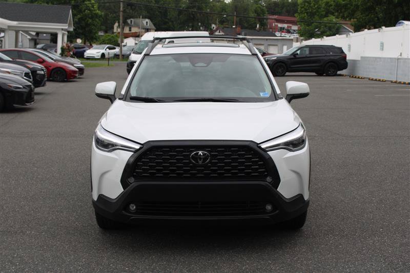 Used 2024 Toyota Corolla Cross XLE w/ Convenience Package FWD image 3