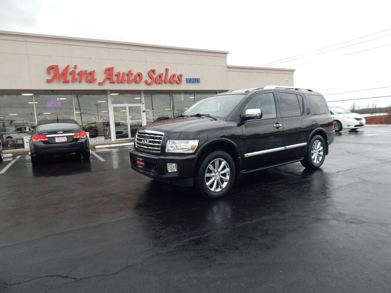 Used 2010 INFINITI QX56 4WD image 3