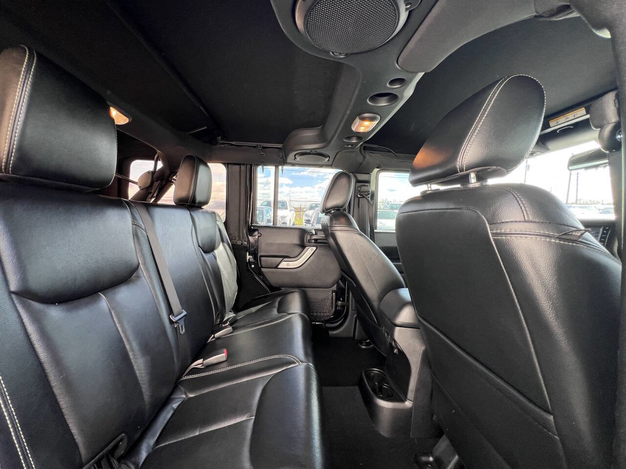 Used 2014 Jeep Wrangler Unlimited Rubicon w/ Connectivity Group image 13