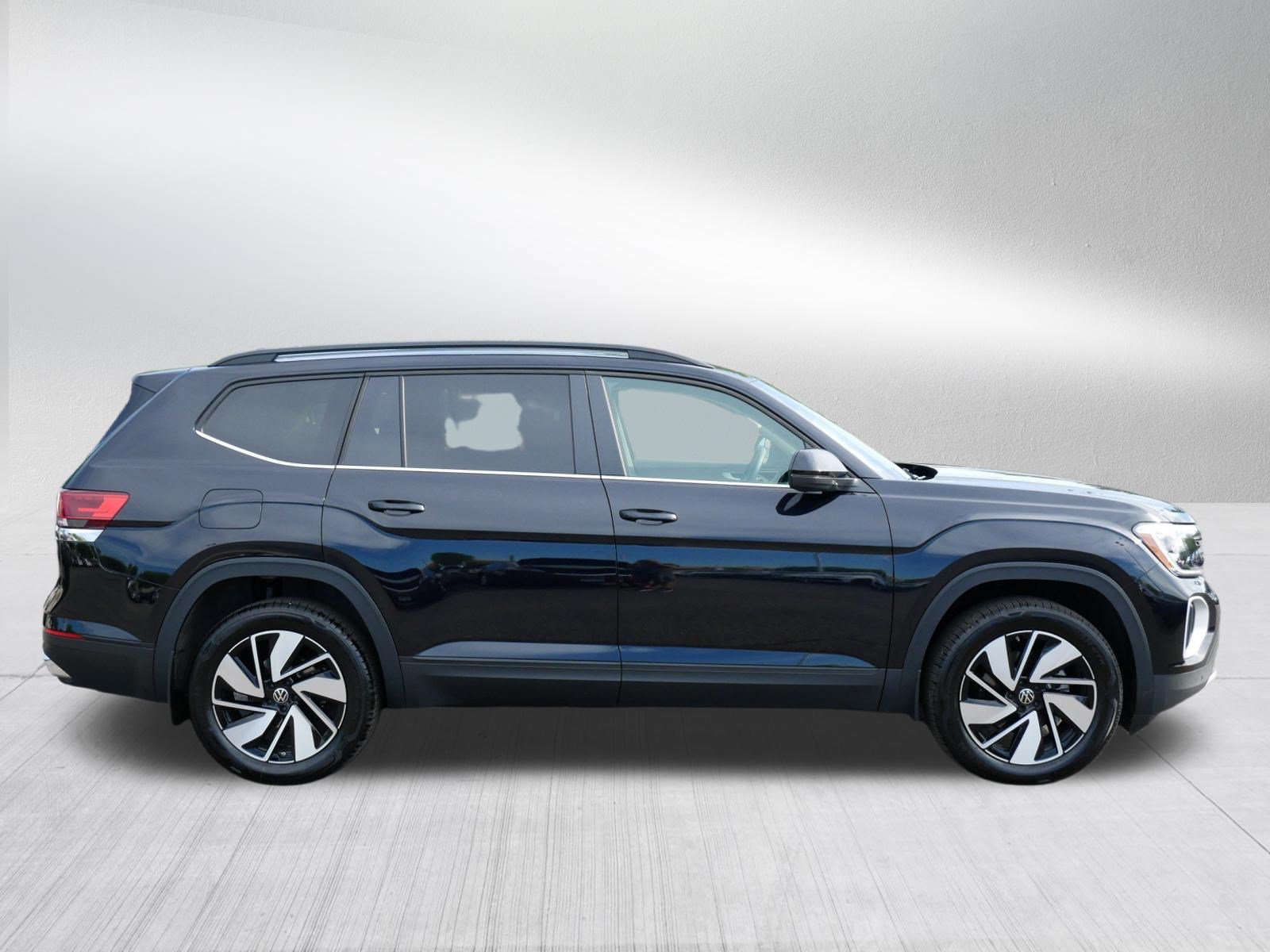Certified 2026 Volkswagen Atlas SE AWD/4WD image 8