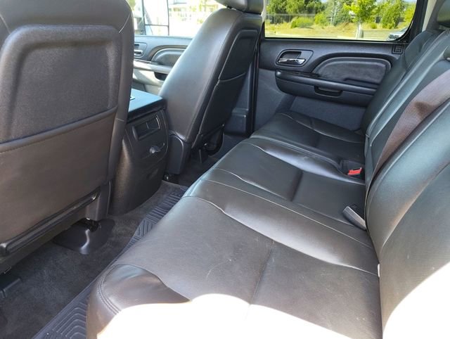 Used 2013 GMC Sierra 2500 Denali w/ Suspension Package, Off-Road AWD/4WD image 9