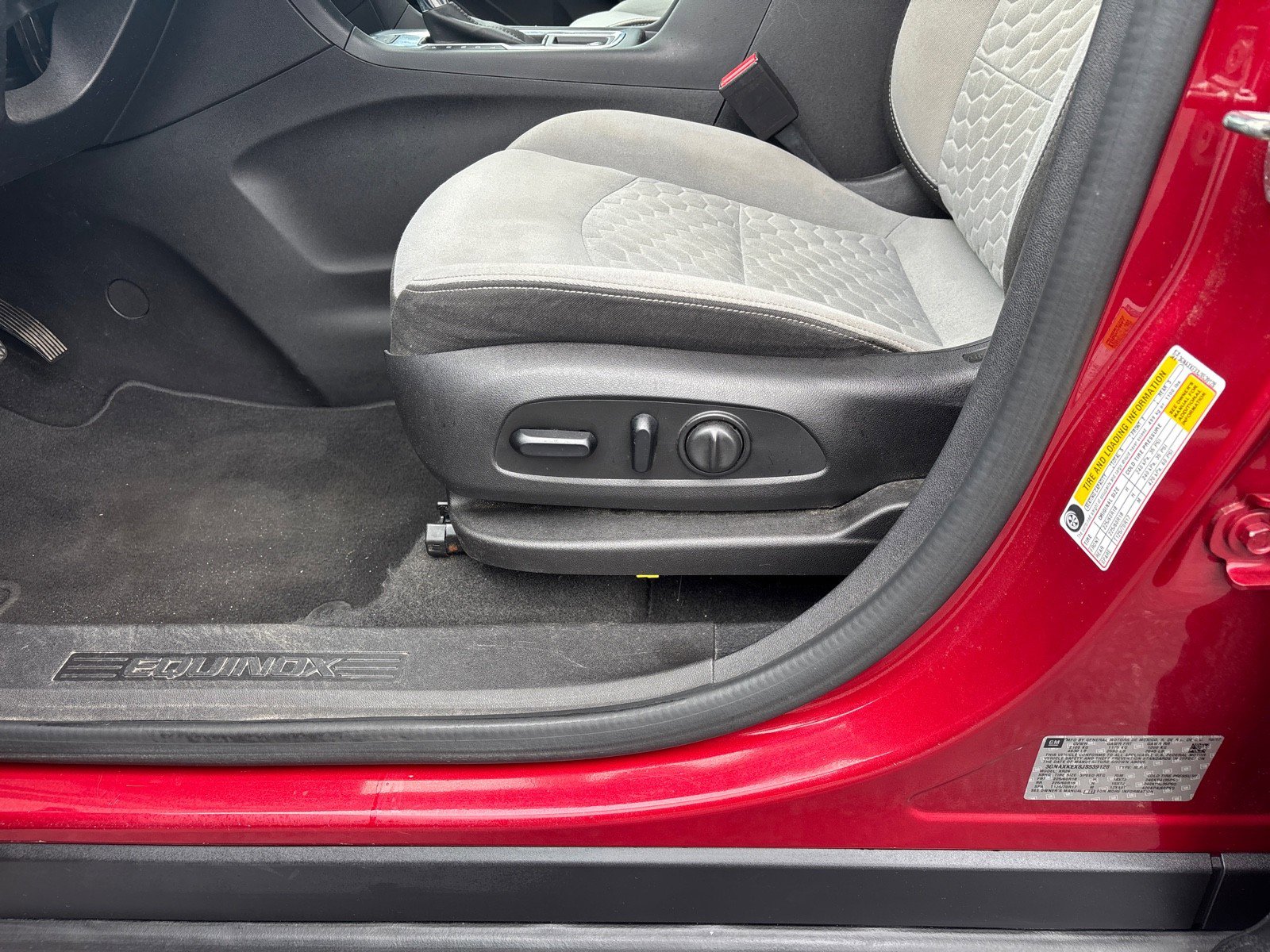Used 2018 Chevrolet Equinox LT image 13