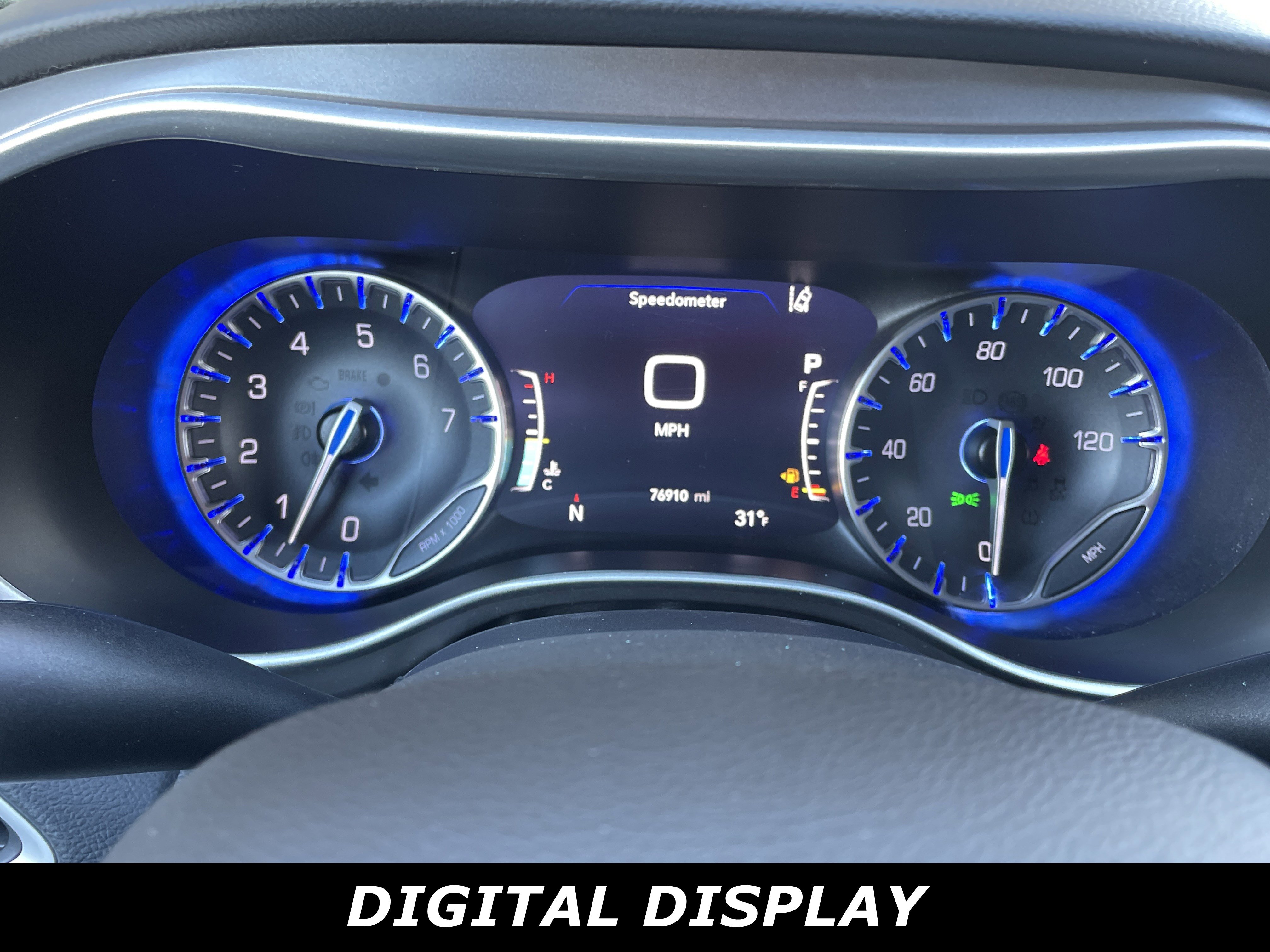 Used 2023 Chrysler Pacifica Touring-L image 8