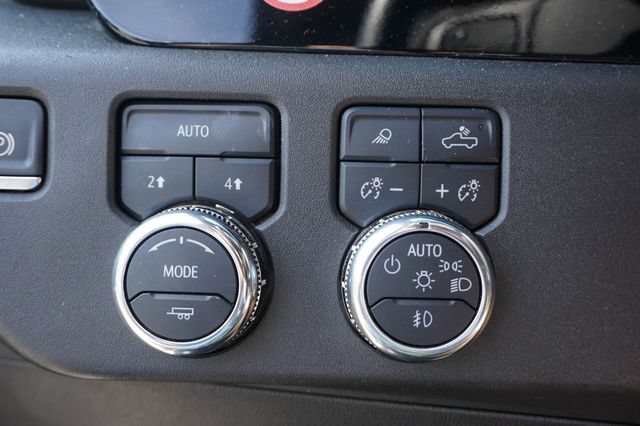 Used 2025 GMC Sierra 1500 SLT AWD/4WD image 12