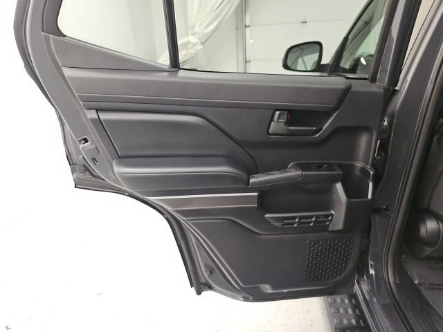 Used 2025 Toyota 4Runner SR5 AWD/4WD image 28