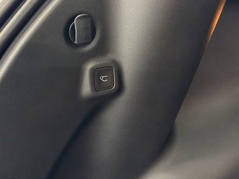 New 2026 Jeep Compass Limited image 10
