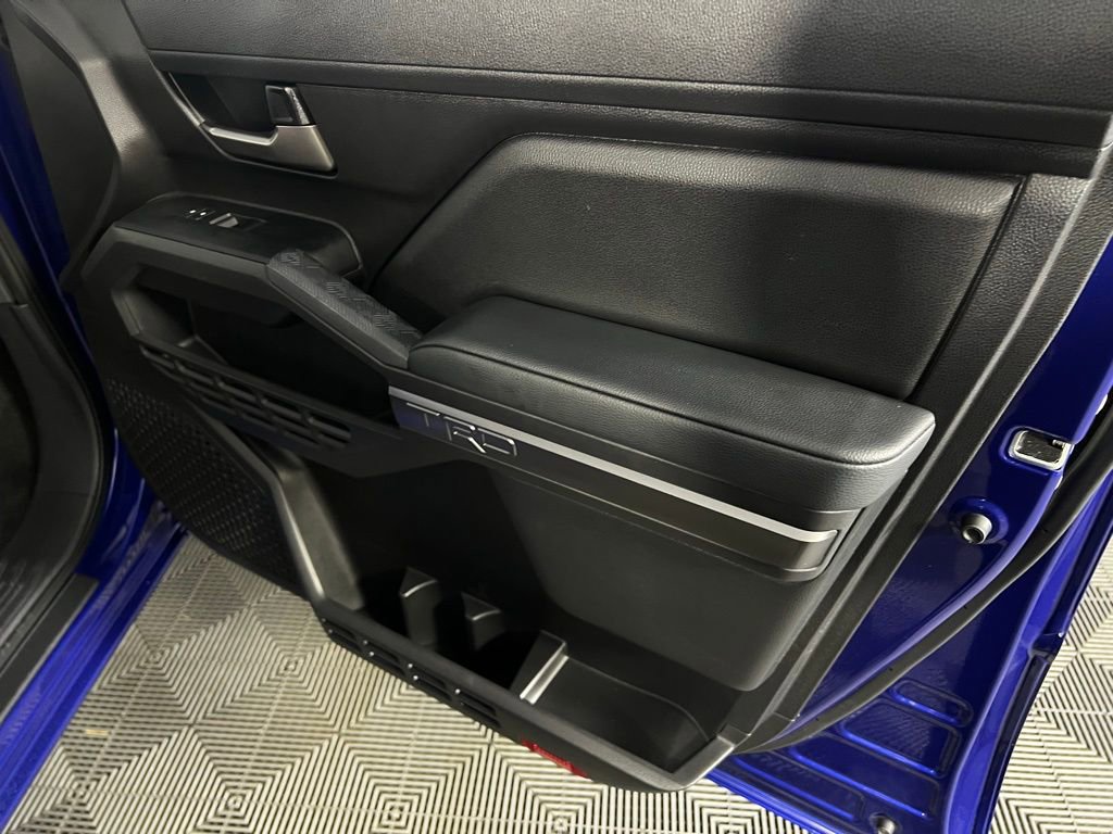 Used 2025 Toyota Tacoma TRD Off-Road image 31