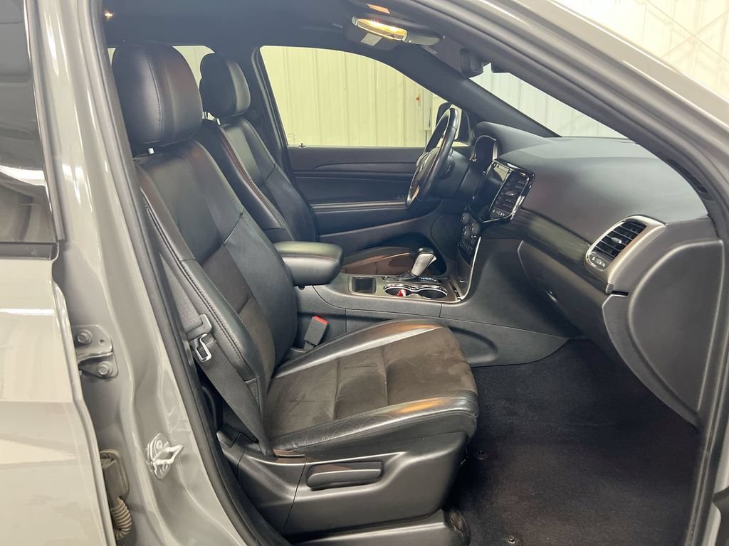 Used 2020 Jeep Grand Cherokee Altitude AWD/4WD image 22