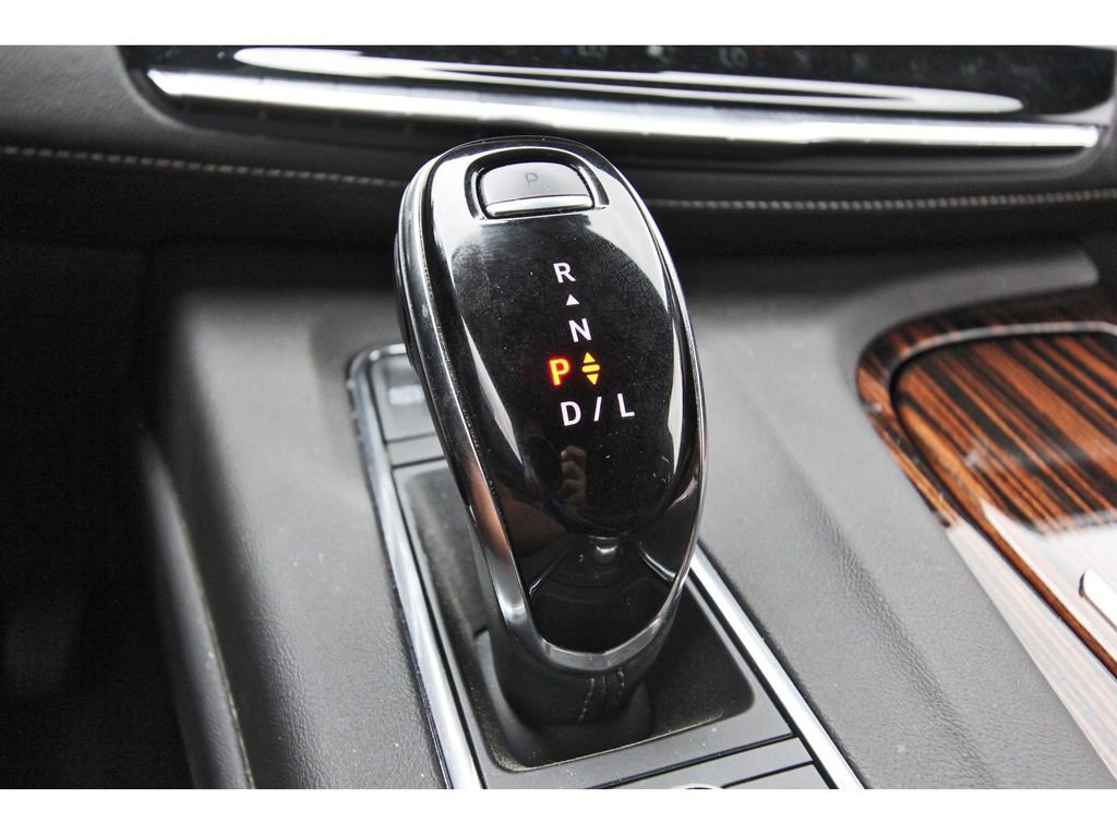 Used 2024 Cadillac Escalade Luxury RWD image 26