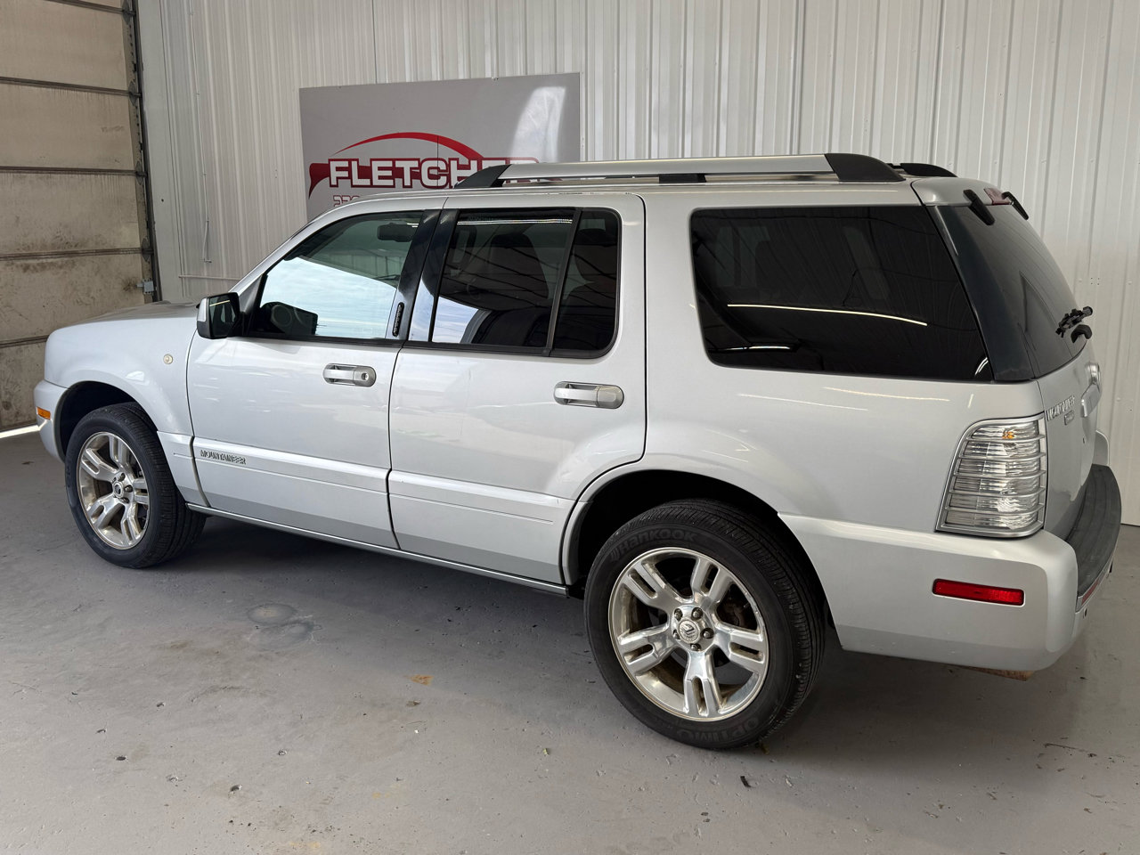Used 2010 Mercury Mountaineer Premier image 8