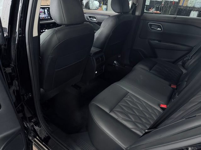 Used 2023 Nissan Rogue Platinum w/ Platinum Premium Package AWD/4WD image 22