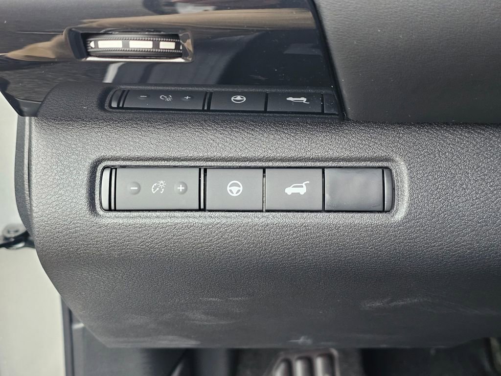 New 2025 Nissan Pathfinder SV w/ SV Premium Package image 36