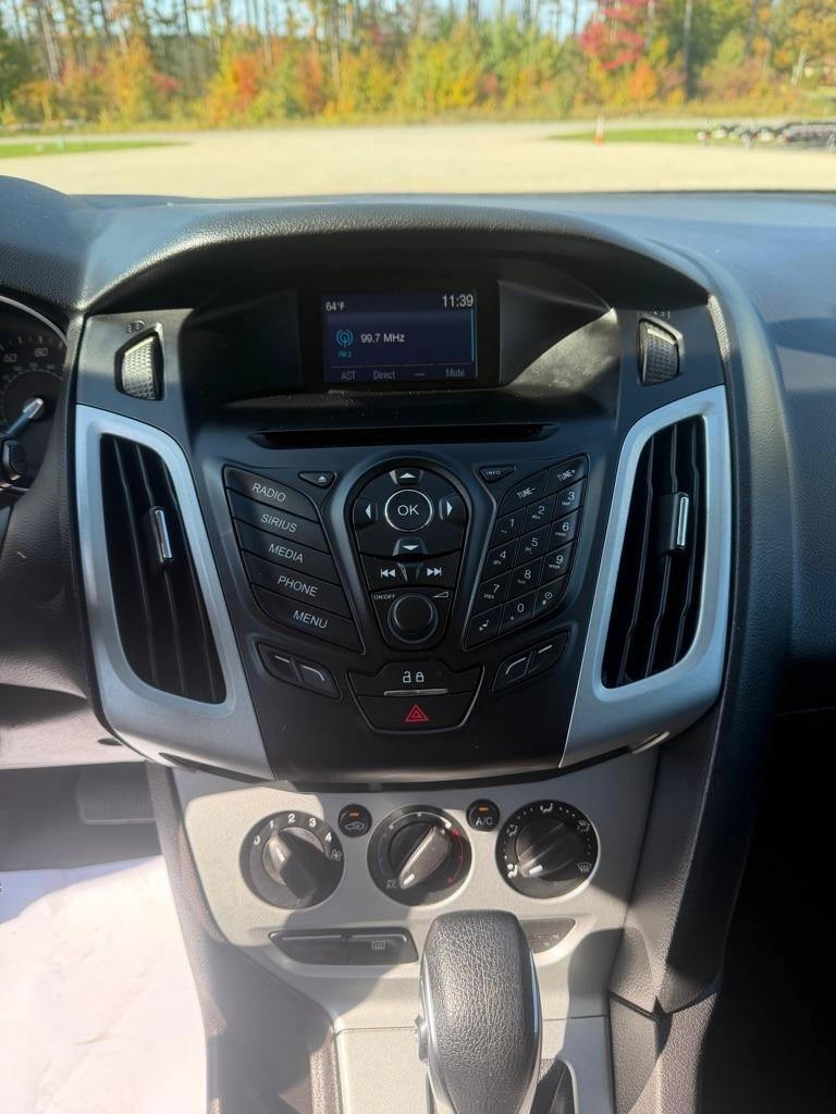 Used 2014 Ford Focus SE FWD image 12