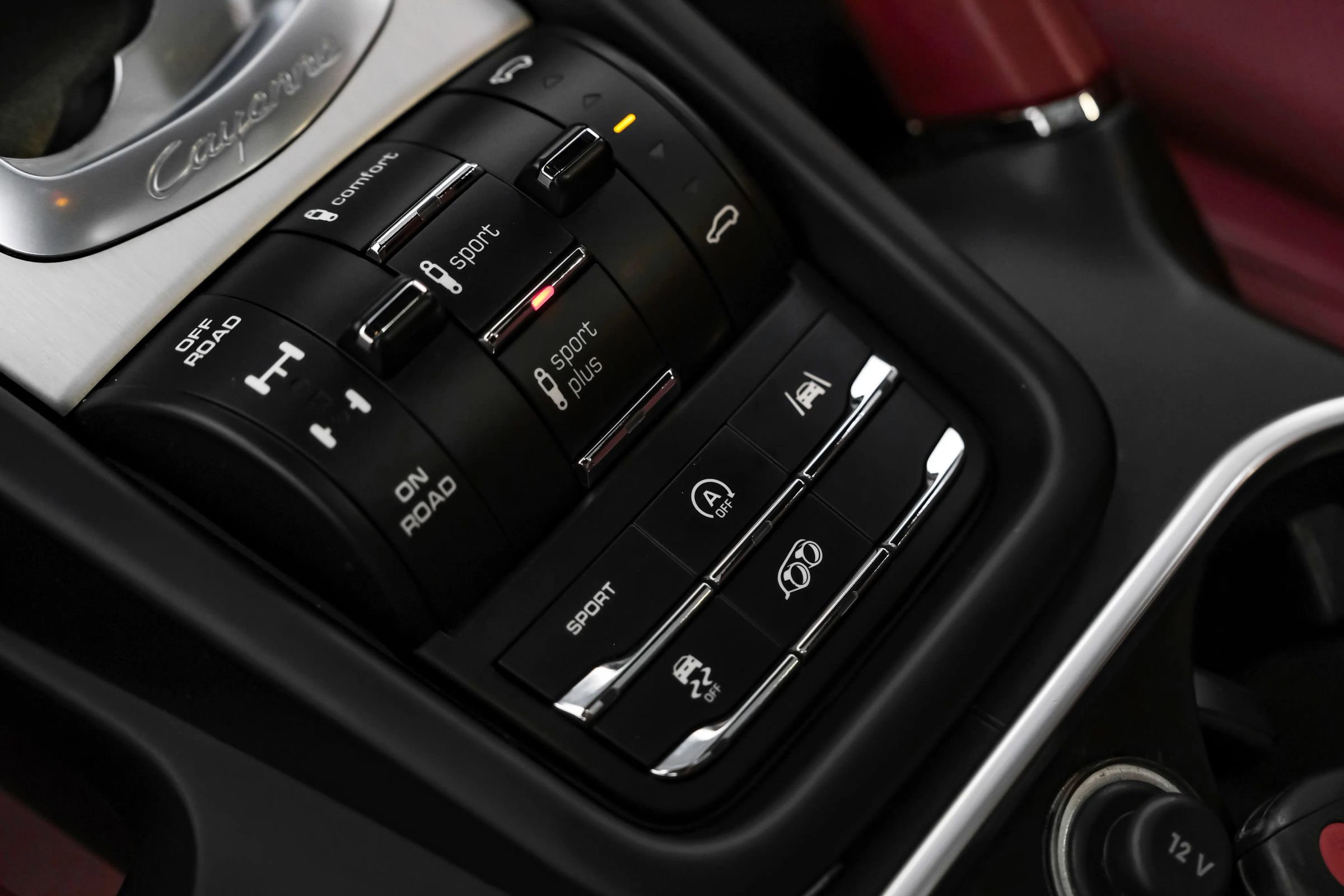 Used 2017 Porsche Cayenne GTS image 18