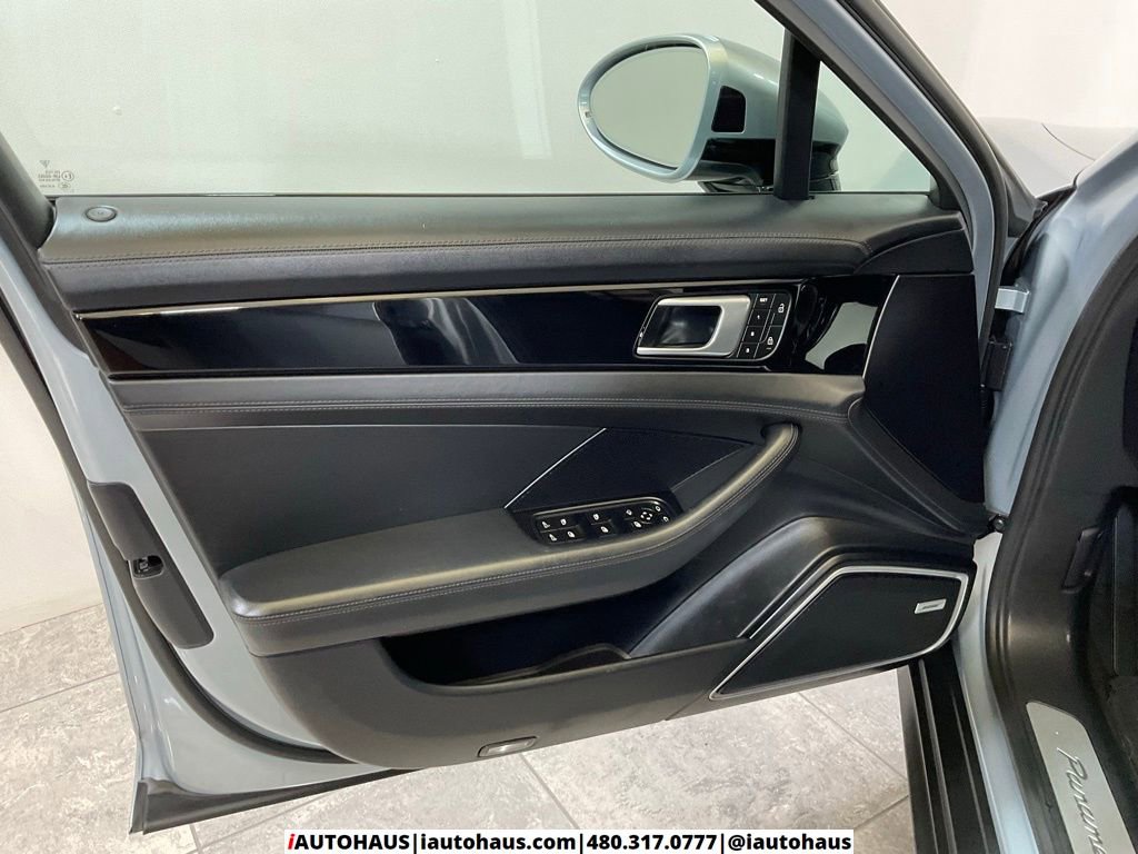 Used 2022 Porsche Panamera 4S w/ Premium Package image 37