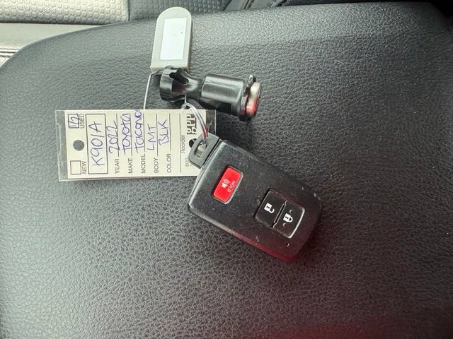 Used 2022 Toyota Tacoma Limited AWD/4WD image 6