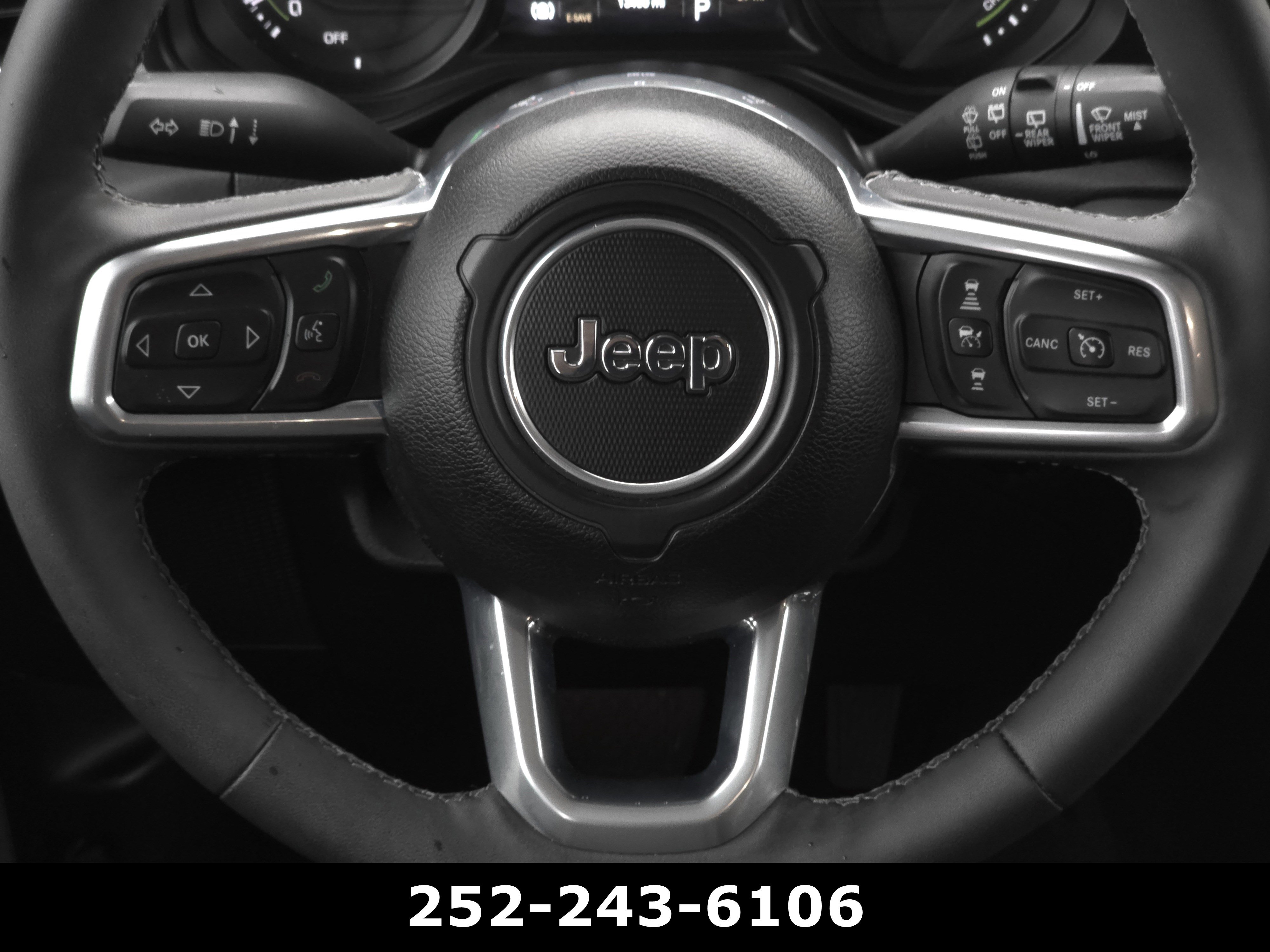 Used 2025 Jeep Wrangler Sahara image 22