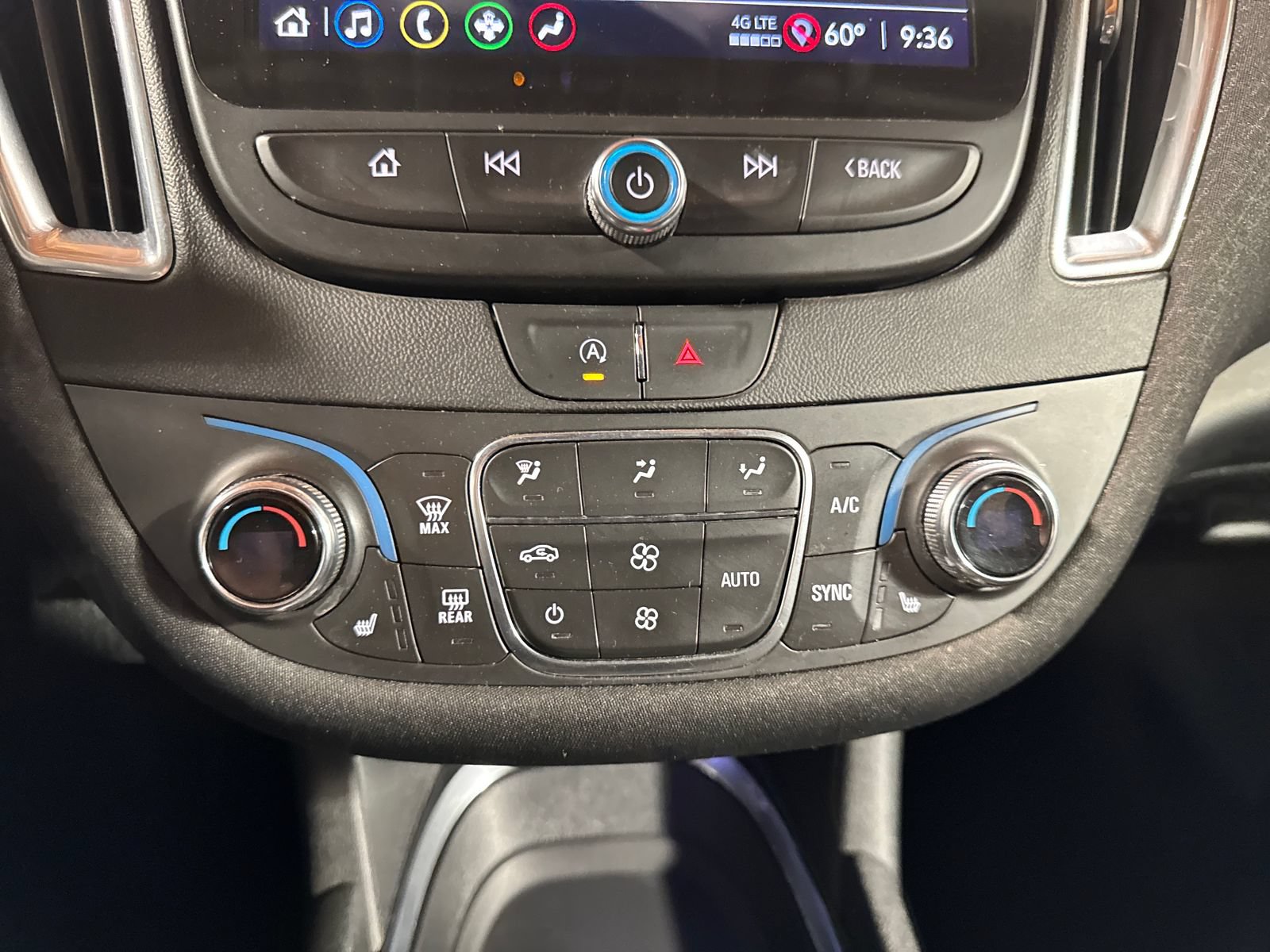 Used 2021 Chevrolet Malibu LT FWD image 24