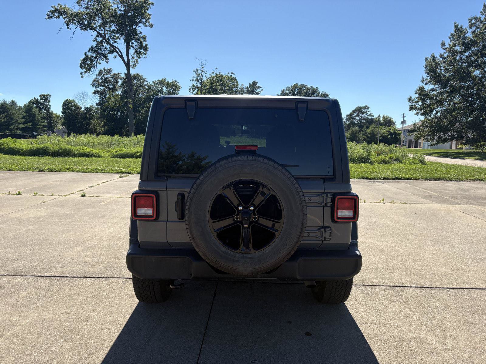 Used 2022 Jeep Wrangler Unlimited Sport AWD/4WD image 25