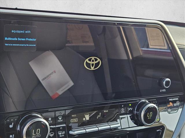 New 2026 Toyota Highlander Limited AWD/4WD image 12