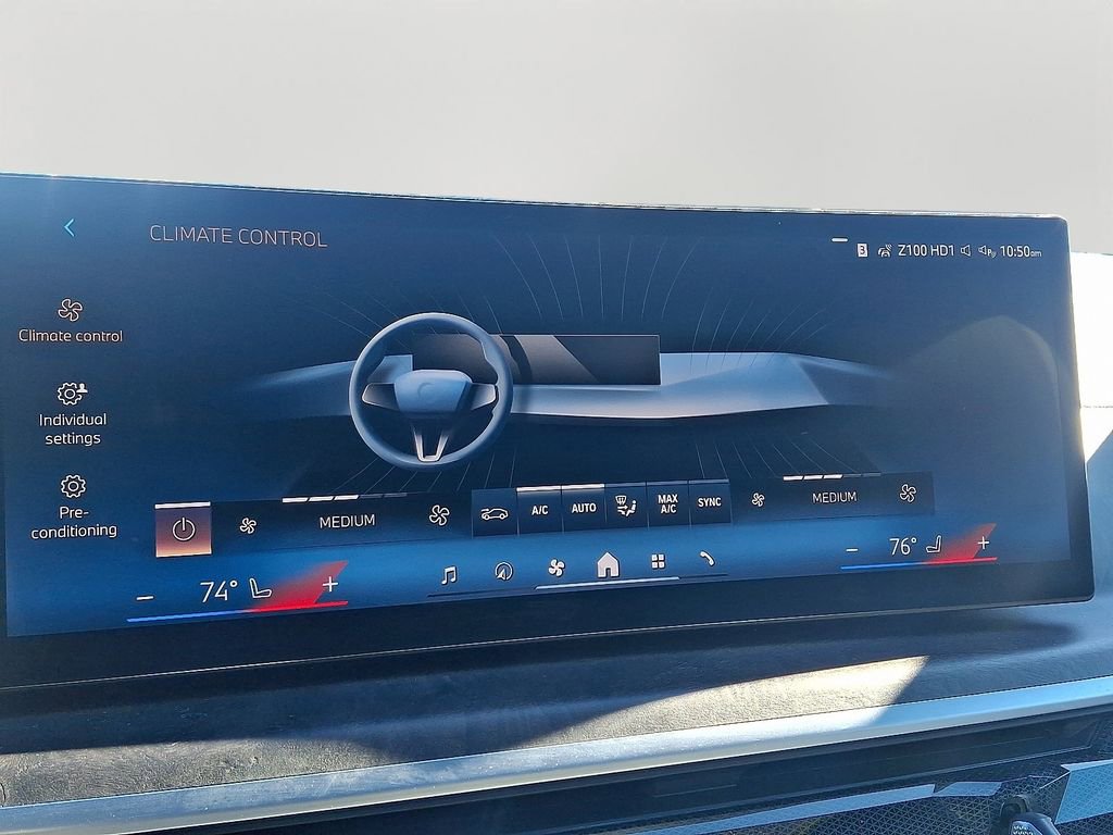 Used 2024 BMW X5 sDrive40i w/ Premium Package image 17