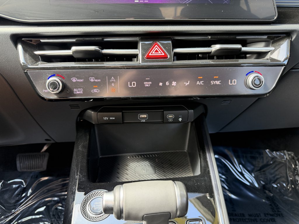Used 2024 Kia Niro EX FWD image 23