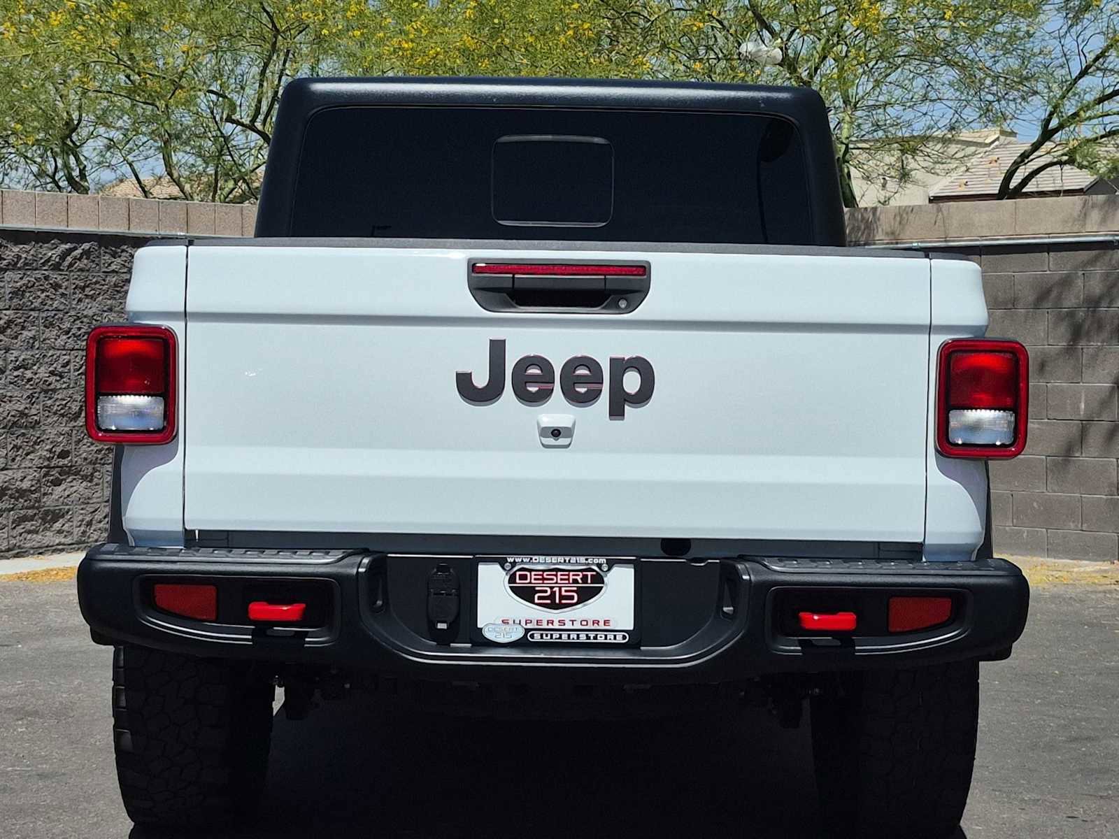Used 2022 Jeep Gladiator Rubicon AWD/4WD image 8