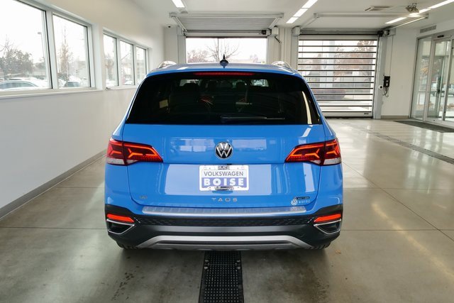 Used 2022 Volkswagen Taos SE w/ Panoramic Sunroof Package image 5
