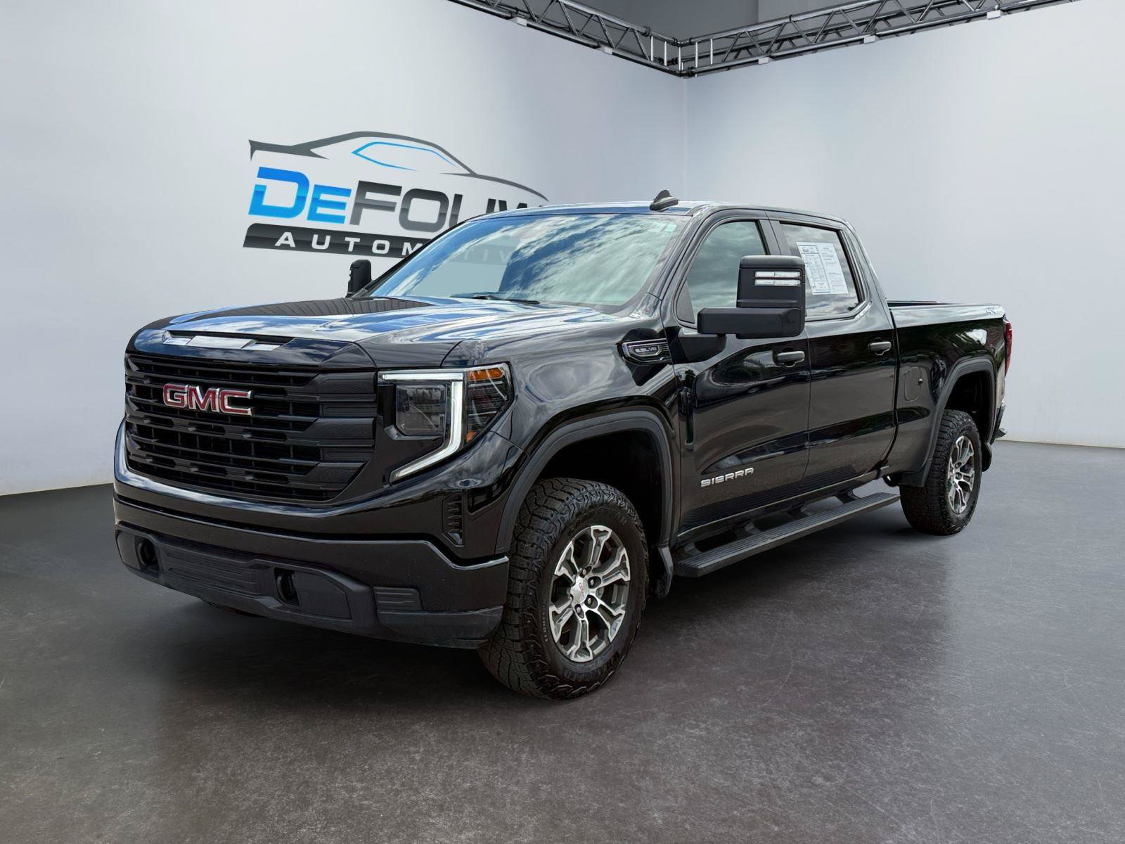 Used 2024 GMC Sierra 1500 Pro w/ Graphite Edition AWD/4WD image 7