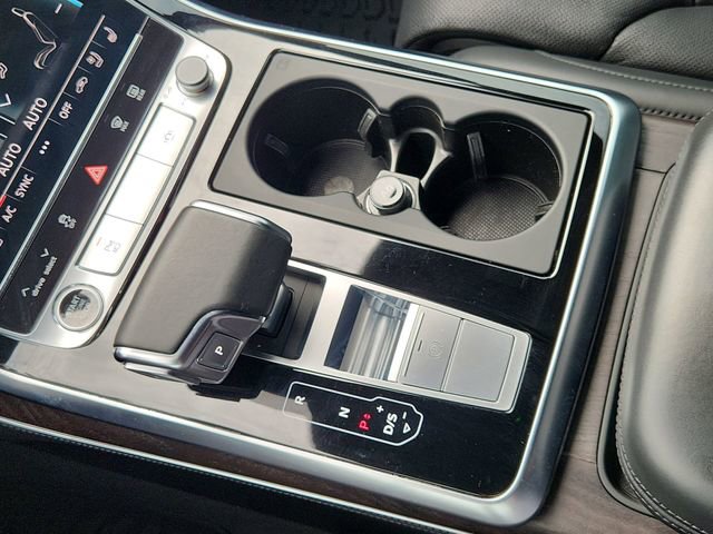 Used 2021 Audi Q8 Prestige image 16