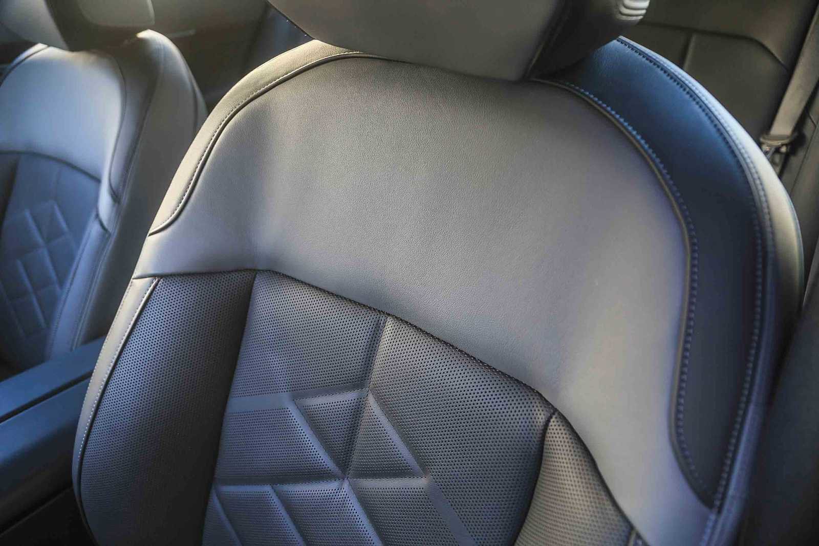 Used 2025 BMW i5 M60 w/ Premium Package image 21