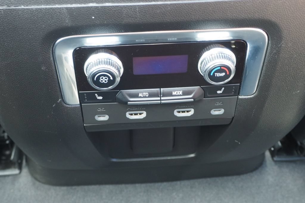 Used 2023 GMC Yukon Denali Ultimate AWD/4WD image 17