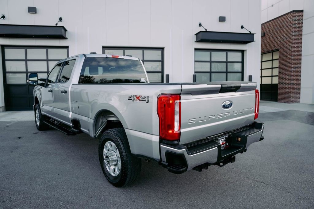 Used 2024 Ford F350 XLT image 6
