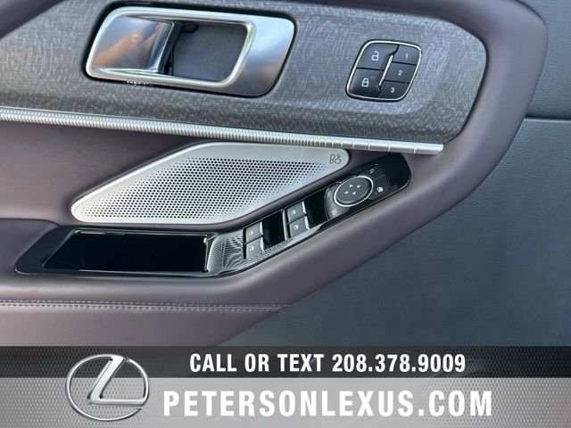 Used 2025 Ford Explorer Platinum AWD/4WD image 25