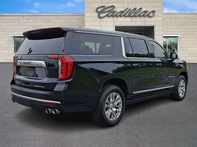Used 2022 GMC Yukon XL Denali AWD/4WD image 8