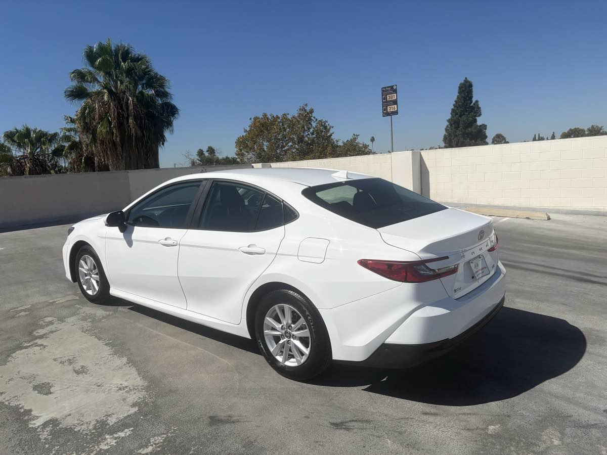 Used 2025 Toyota Camry LE FWD image 13