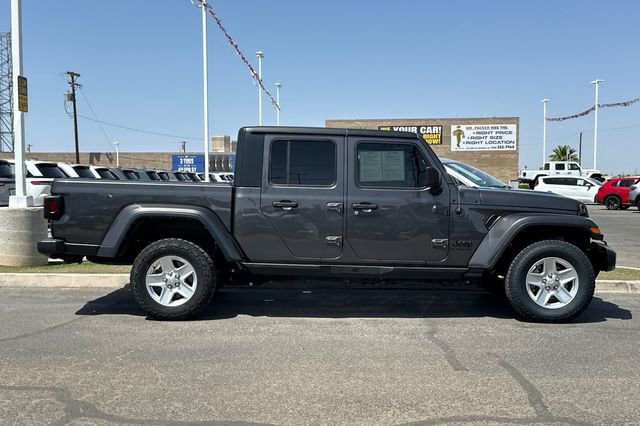 Certified 2022 Jeep Gladiator Sport AWD/4WD image 2