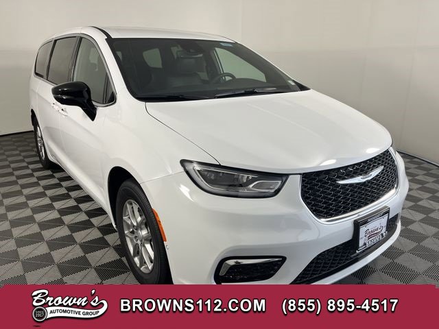 New 2025 Chrysler Pacifica Select image 1