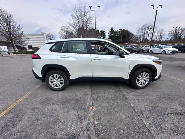 Used 2023 Toyota Corolla Cross L image 2