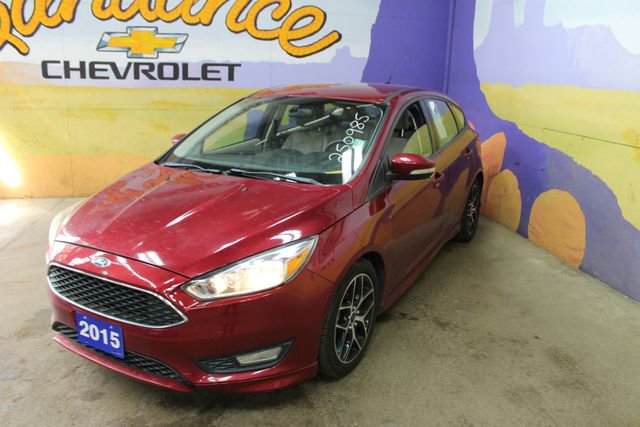 Used 2015 Ford Focus SE w/ SE Sport Package FWD image 4