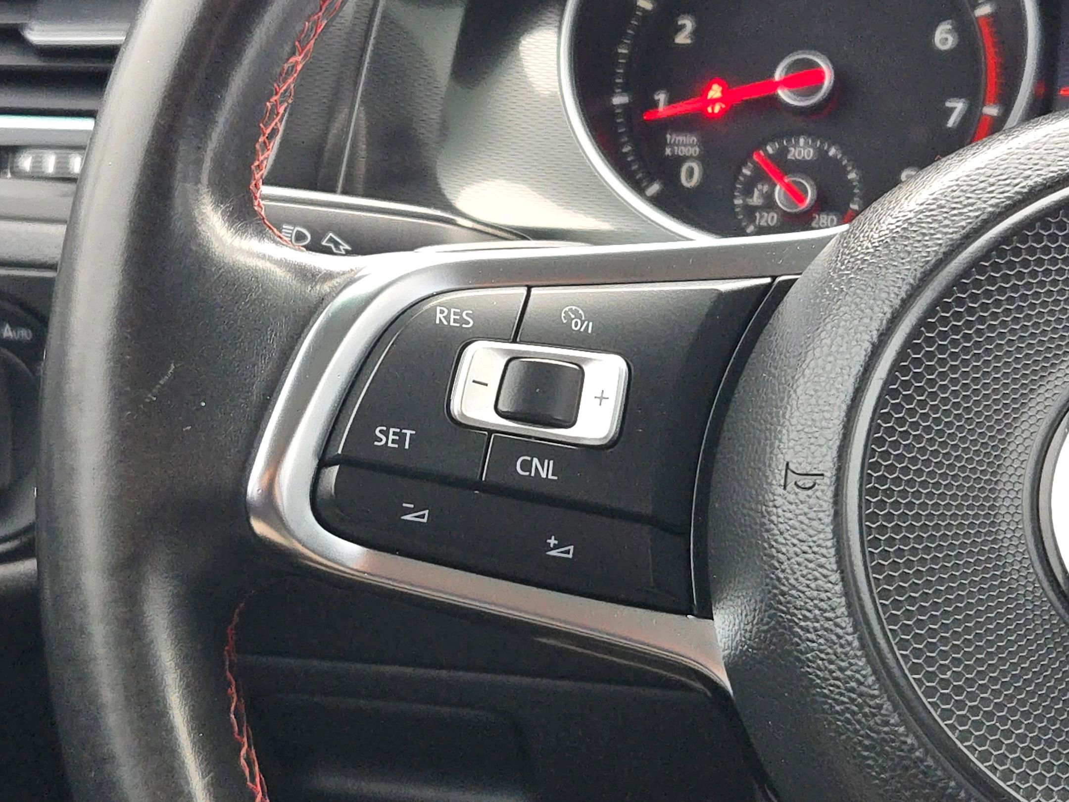 Used 2017 Volkswagen GTI SE image 22