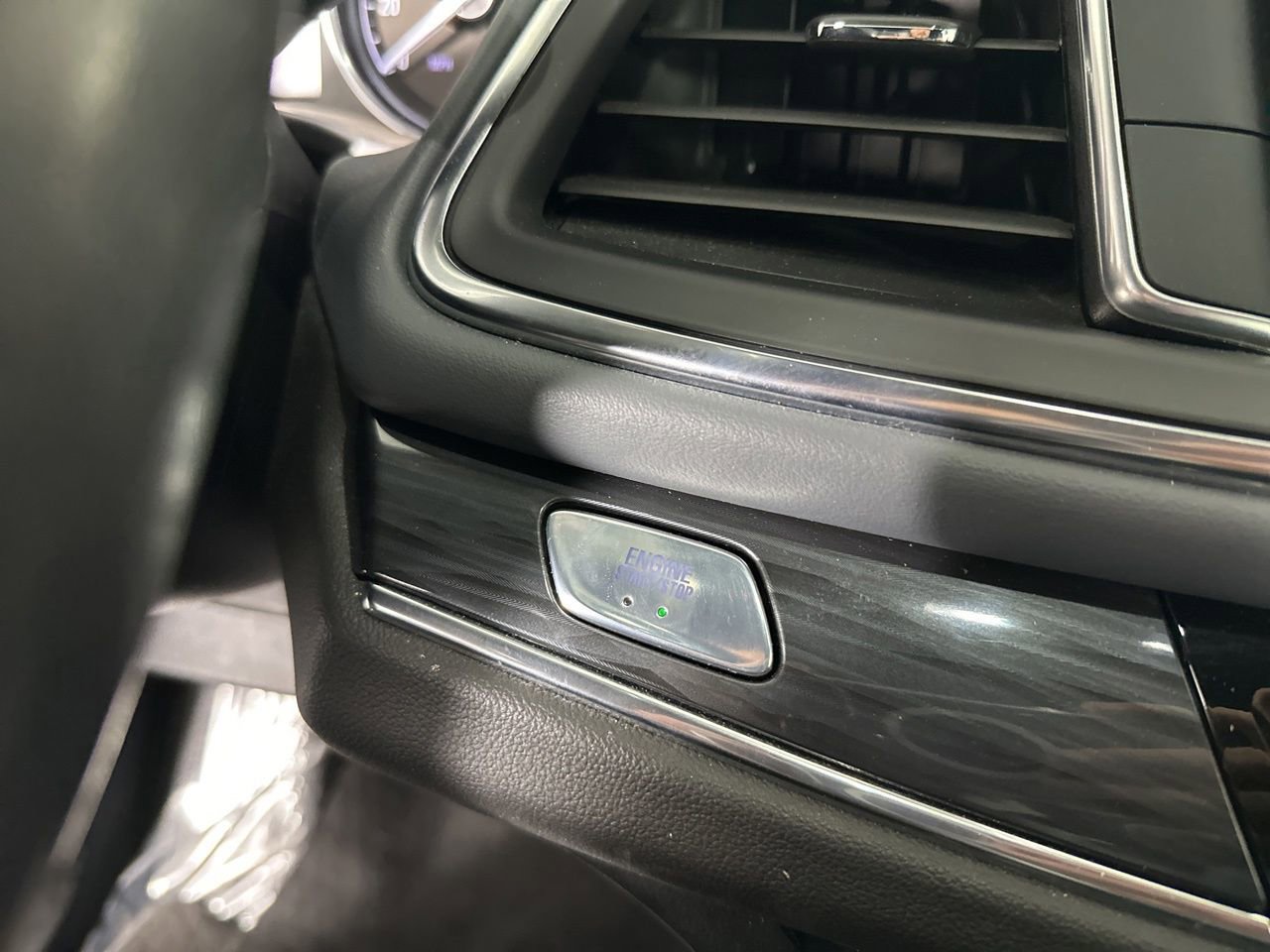 Used 2023 Buick Enclave Essence w/ Experience Buick Package image 21