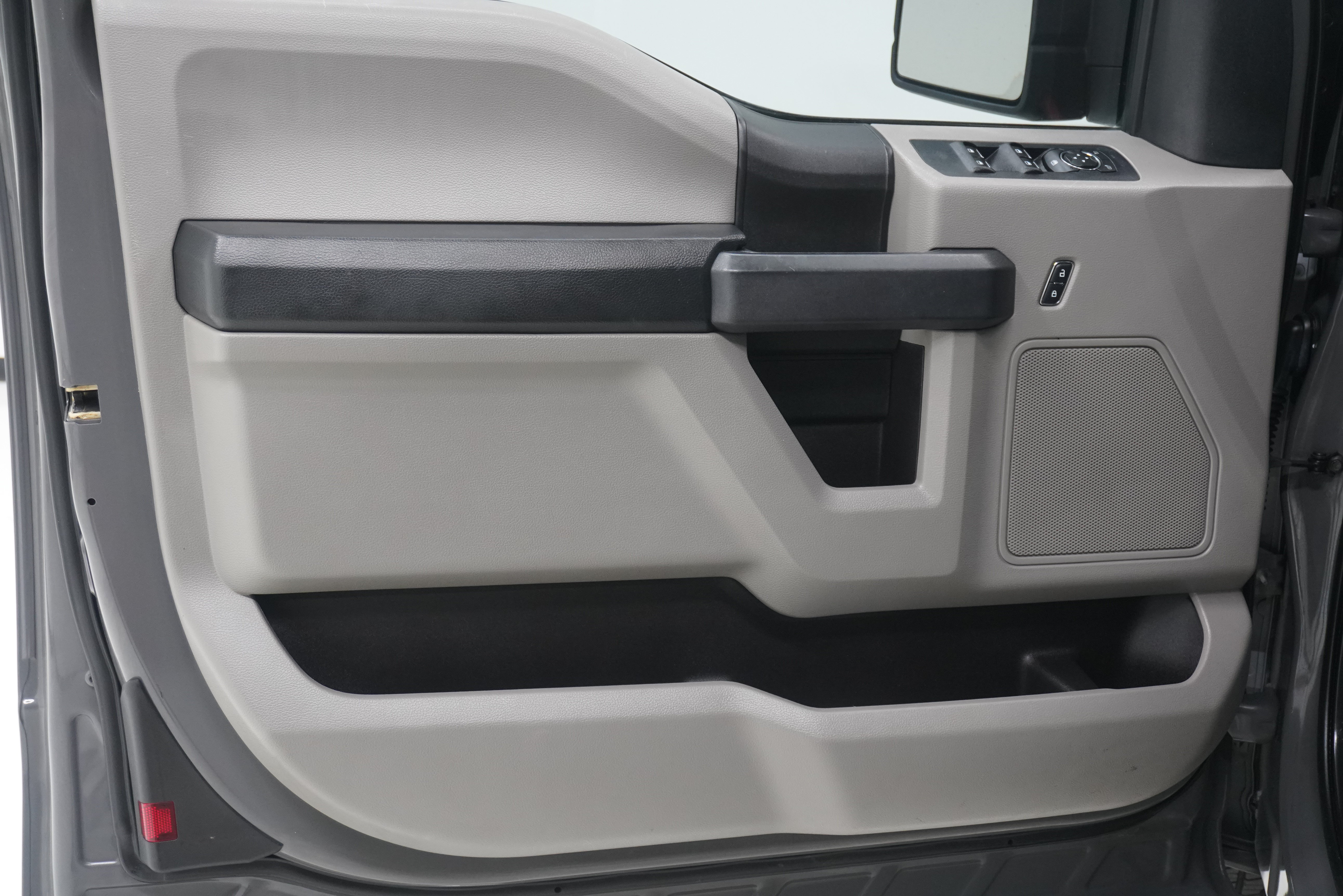 Used 2018 Ford F150 XL w/ Equipment Group 101A Mid RWD image 14