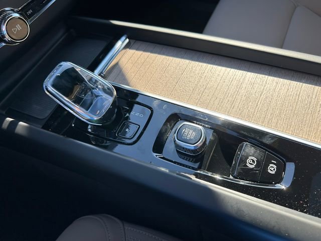 New 2026 Volvo XC60 B5 Core w/ Climate Package PRO AWD/4WD image 23