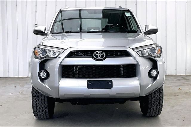Used 2015 Toyota 4Runner SR5 image 3