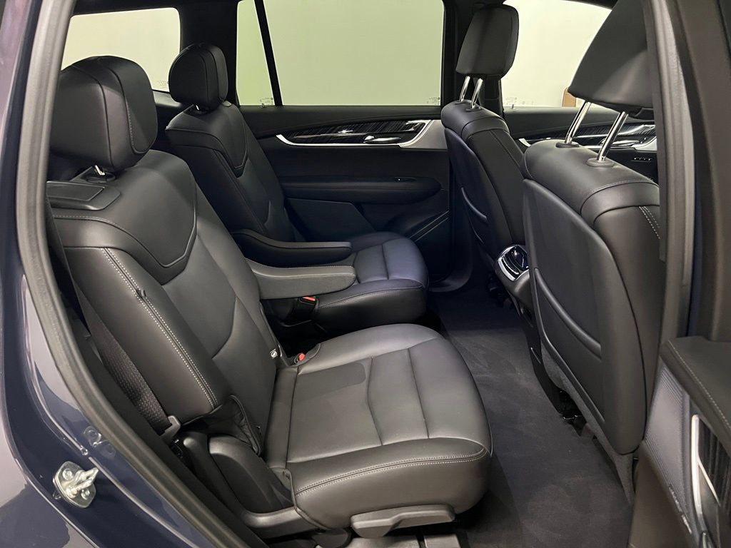 Certified 2025 Cadillac XT6 Premium Luxury AWD/4WD image 39