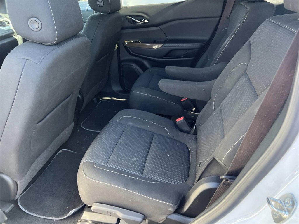 Certified 2023 GMC Acadia SLE w/ Driver Convenience Package image 12