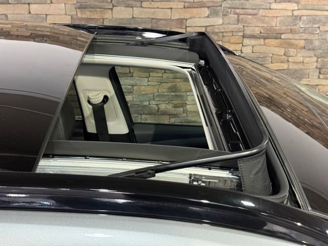 Used 2025 Hyundai Tucson Limited AWD/4WD image 2
