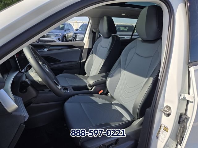 New 2026 Volkswagen Tiguan SE FWD image 6